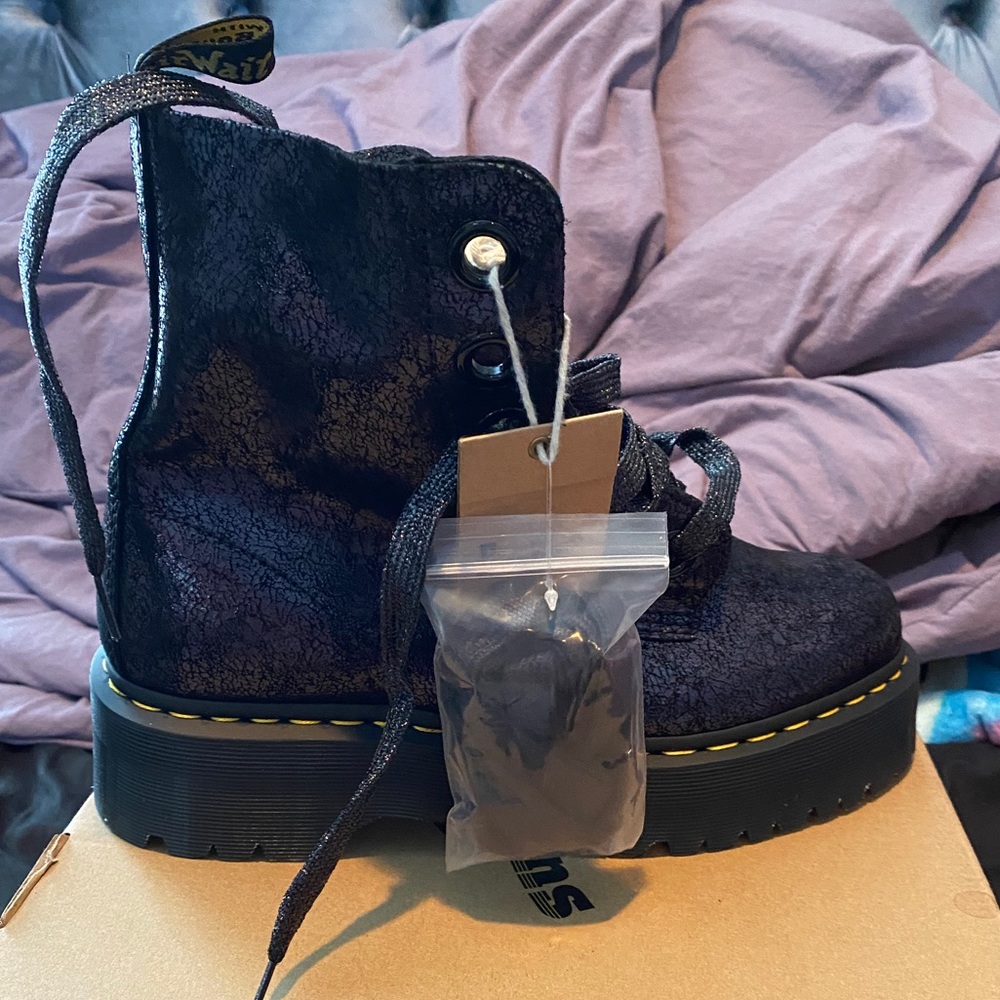 Molly Dr. Martens